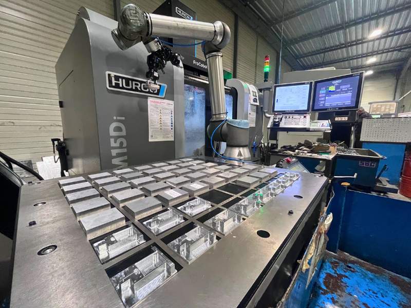 Centre Hurco VM15 robotisé